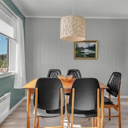 Arctic Retreat, Whales, Northern Lights & Lofoten * Bo (Nordland)