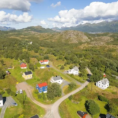 Arctic Retreat, Whales, Northern Lights & Lofoten *