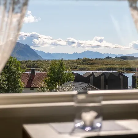 Dom wakacyjny Arctic Retreat, Whales, Northern Lights & Lofoten