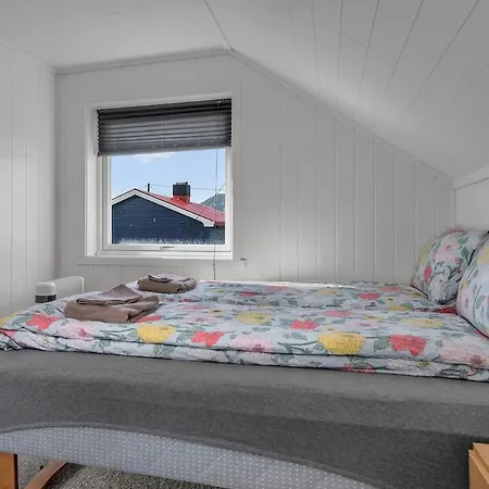 Dom wakacyjny Arctic Retreat, Whales, Northern Lights & Lofoten *
