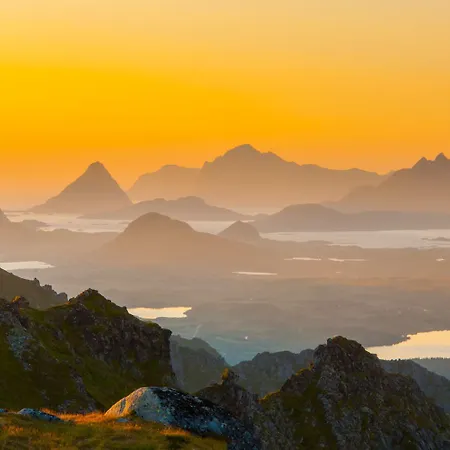 Arctic Retreat, Whales, Northern Lights & Lofoten Dom wakacyjny *