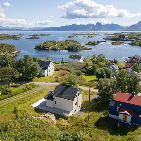 Arctic Retreat, Whales, Northern Lights & Lofoten * Bo (Nordland)