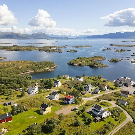 Arctic Retreat, Whales, Northern Lights & Lofoten Bo (Nordland)